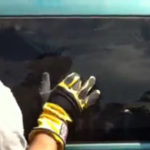 Cum sa spargi geamul unei masini doar cu degetele