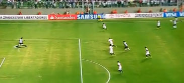 Ronaldinho a marcat un gol genial in Cupa Libertadores